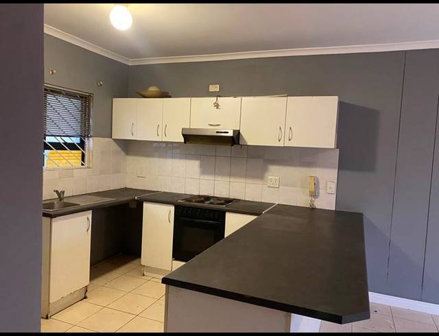 2 BEDROOM APARTMENT FOR SALE IN KENSINGTON